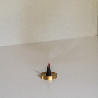 Cheroute No. 4 Incense Cone Smoking on Tengu Round Holder