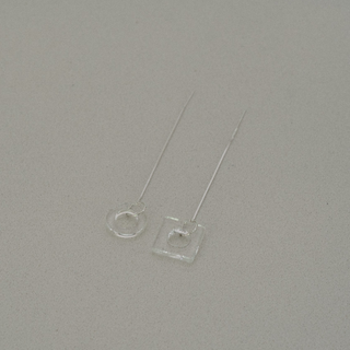 Amo Earrings View 1