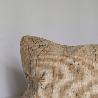 Montara Lumbar Pillow I - Detail