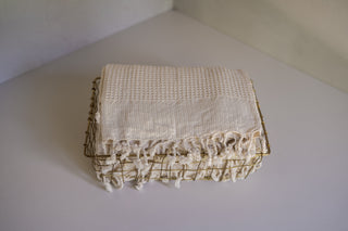 Akita Low Wire Basket With Antalya Bath Towels